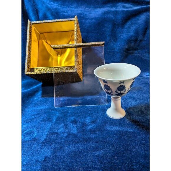 White portion stem cup. From the Qing Dynasty 1736-1795 - Picture 6 of 7